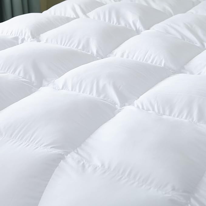 Luxurious White Solid Heavy Weight, Oversize California King Size Goose Feathers Down Comforter for Winter Weather, 108 X 98 inches, Premium Baffle Box, 100% Egyptian Cotton Cover, 90 oz. Fill Weight