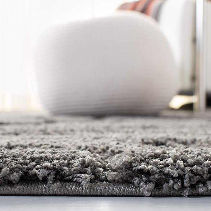 SAFAVIEH Florida Shag Collection Accent Rug - 4' x 6', Grey, Scroll Design, Non-Shedding & Easy Care, 1.2-inch Thick Ideal for High Traffic Areas in Entryway, Living Room, Bedroom (SG455-8013)