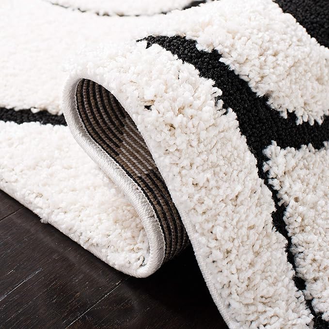 SAFAVIEH Florida Shag Collection Accent Rug - 4' x 6', Ivory & Black, Scroll Design, Non-Shedding & Easy Care, 1.2-inch Thick Ideal for High Traffic Areas in Foyer, Living Room, Bedroom (SG455-1290)